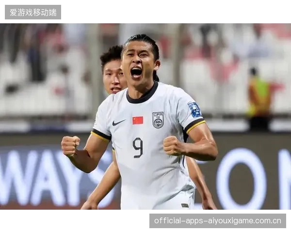 国足0-1失利暴露重大短板，中前场缺乏灵气引发热议